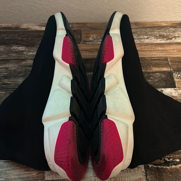 Balenciaga Black and Red Sock Sneakers - Picture 5 of 7